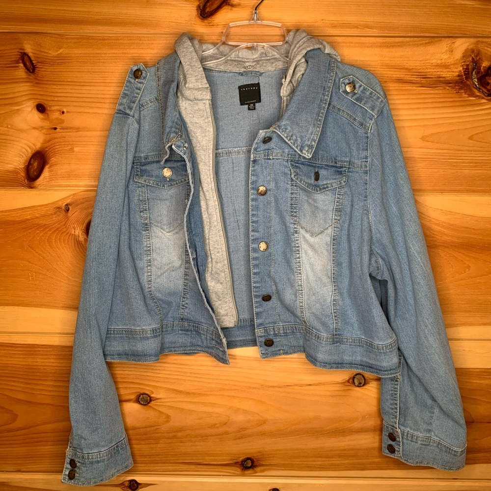 NWOT Therapy 3X Cropped Jean Jacket w/ Hood